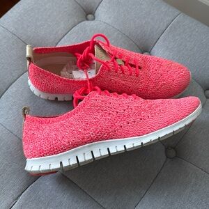 Cole Haan Ladies lace-up Shoe